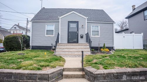 636 Lee St, Perth Amboy, NJ, 08861-2412 | Card Image