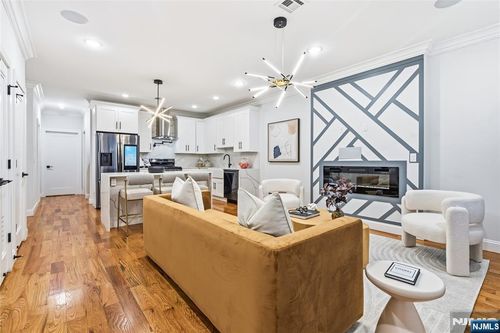 865 Summit Ave, Jersey City, NJ, 07307-3835 | Card Image