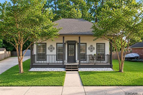 32495 Magnolia Ct, Denham Springs, LA, 70706-2905 | Card Image