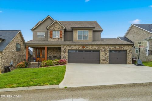 2334 Hickory Crest Ln, Knoxville, TN, 37932-2708 | Card Image