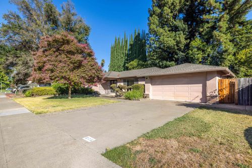875 Parklin Ave, Sacramento, CA, 95831-1559 | Card Image