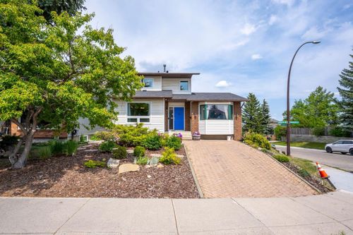 4 Beddington Way Ne, Calgary, AB, T3K1M9 | Card Image