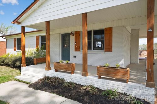 123 Rowe St, Gastonia, NC, 28056-8525 | Card Image