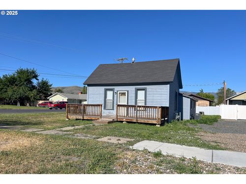 2909 College St, Baker City, OR, 97814-1827 | Card Image