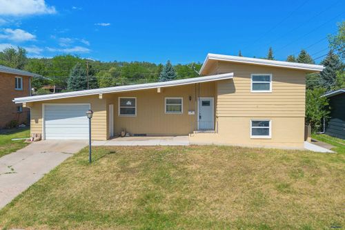 121 Pinedale Dr, Rapid City, SD, 57702-1947 | Card Image