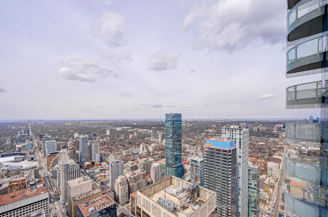 6108 - 1 Bloor St E, Condo with 2 bedrooms, 2 bathrooms and 1 parking in Toronto ON | Image 39