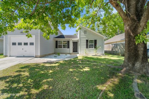 3043 Foxhorn Rd, Jacksonville, NC, 28546-6927 | Card Image