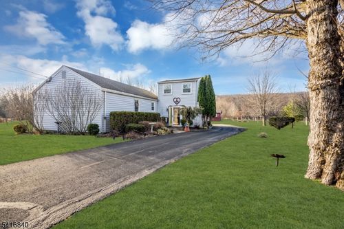 160 Stanton Rd, Flemington, NJ, 08822-7052 | Card Image