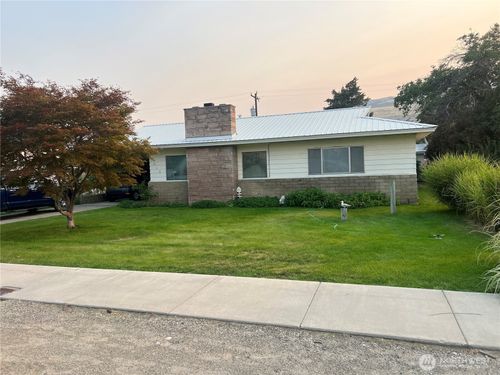 1518 Columbia Ave, Bridgeport, WA, 98813 | Card Image