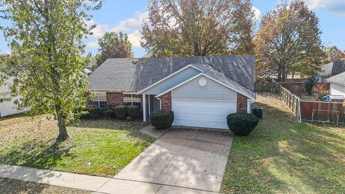 3277 W Barite Dr, Fayetteville, AR, 72704-5624 | Card Image