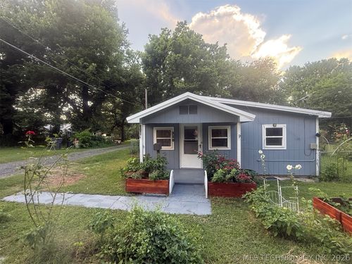 310 S Cherokee St, Stilwell, OK, 74960-4410 | Card Image
