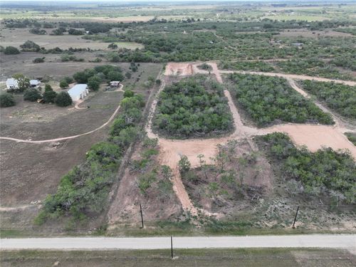 2105 County Road 124, Floresville, TX, 78114-6896 | Card Image