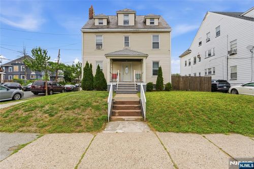 411 15th Ave, Paterson, NJ, 07504-1811 | Card Image