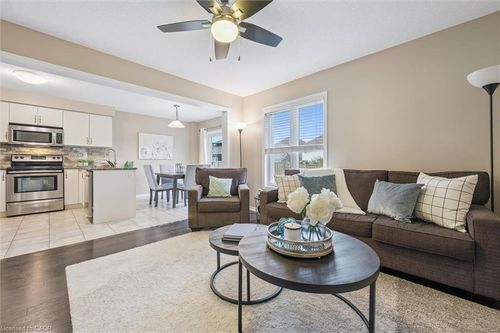 {{alt}} | Card Image