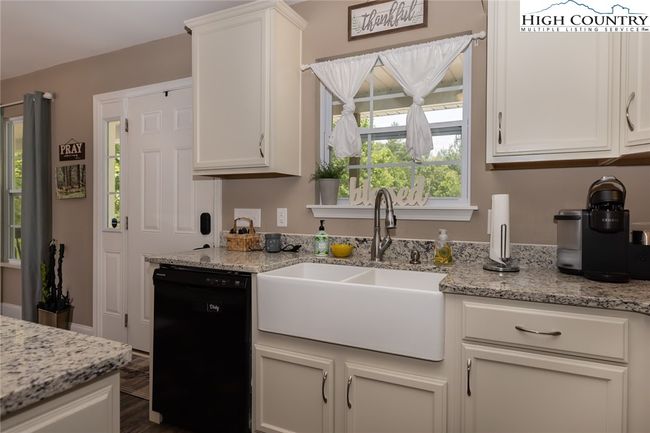 351 Colony Ln, House other with 3 bedrooms, 2 bathrooms and null parking in Purlear NC | Image 31