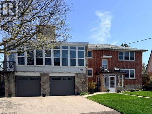 2-34 Burn Pl, Kitchener, ON, N2M1Y9 | Card Image