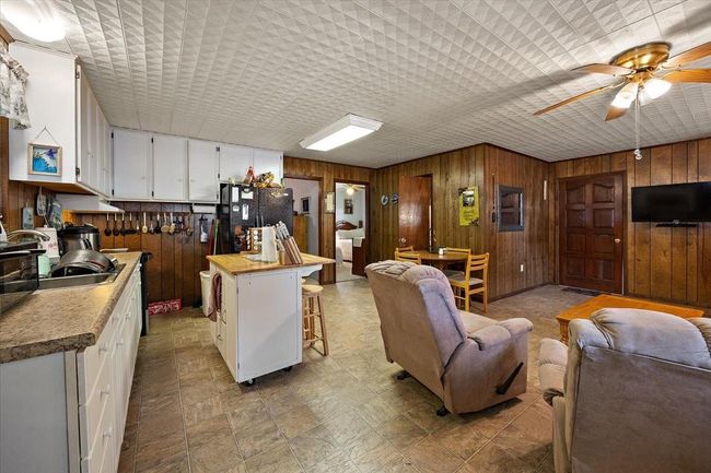 460 Timberlane Loop, House other with 2 bedrooms, 1 bathrooms and 3 parking in Hemphill TX | Image 20