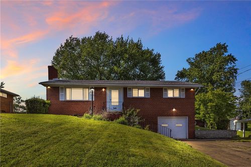 47 Marilou Dr, Jeannette, PA, 15644-1077 | Card Image