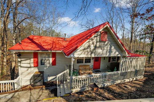 623 Country Oaks Dr, Pigeon Forge, TN, 37863-3275 | Card Image