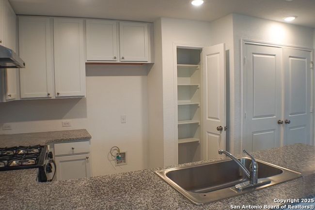 7119 Satellite Way, House other with 3 bedrooms, 2 bathrooms and null parking in San Antonio TX | Image 7