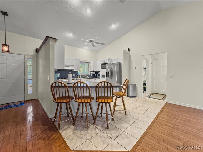 10 Patricia Rd, House other with 3 bedrooms, 3 bathrooms and 2 parking in Yankeetown FL | Image 9