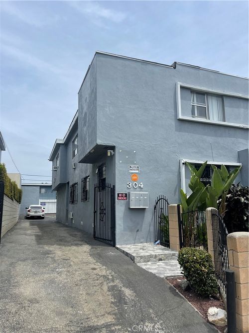304 N Market St, Inglewood, CA, 90302-5108 | Card Image