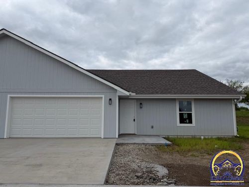604 Nw Palmer Rd, Topeka, KS, 66601 | Card Image