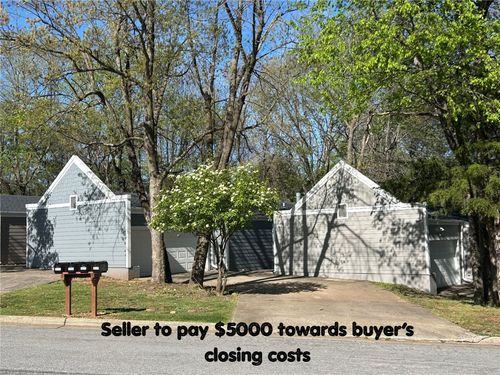 2077 N Kantz Ln, Fayetteville, AR, 72703-3128 | Card Image