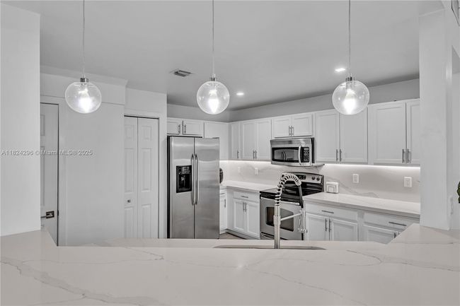 APT-209 - 11401 Nw 89 Th St, Home with 2 bedrooms, 3 bathrooms and null parking in Doral FL | Image 27