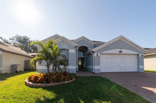 1352 Woodfield Oaks Dr, Apopka, FL, 32703-3613 | Card Image