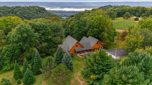 65423 Desoto Bluffs Dr, De Soto, WI, 54624-6502 | Card Image