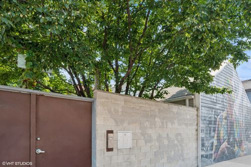 1653 W North Ave, Chicago, IL, 60622-2246 | Card Image