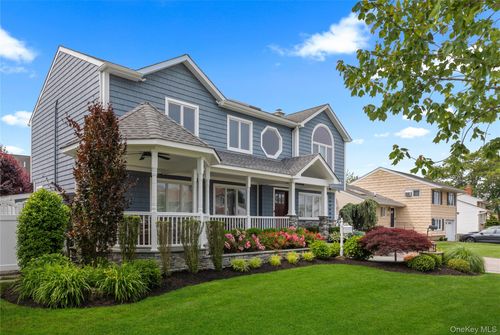 3556 Centerview Ave, Wantagh, NY, 11793-2712 | Card Image