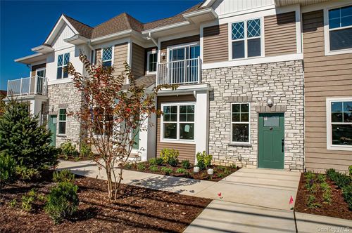 106-1 Conklin St, Farmingdale, NY, 11735-2502 | Card Image