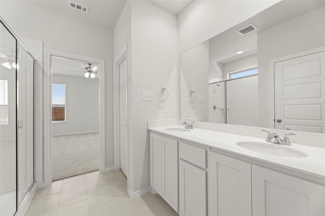 23. 1701 Teton - Bath (3) | Image 23