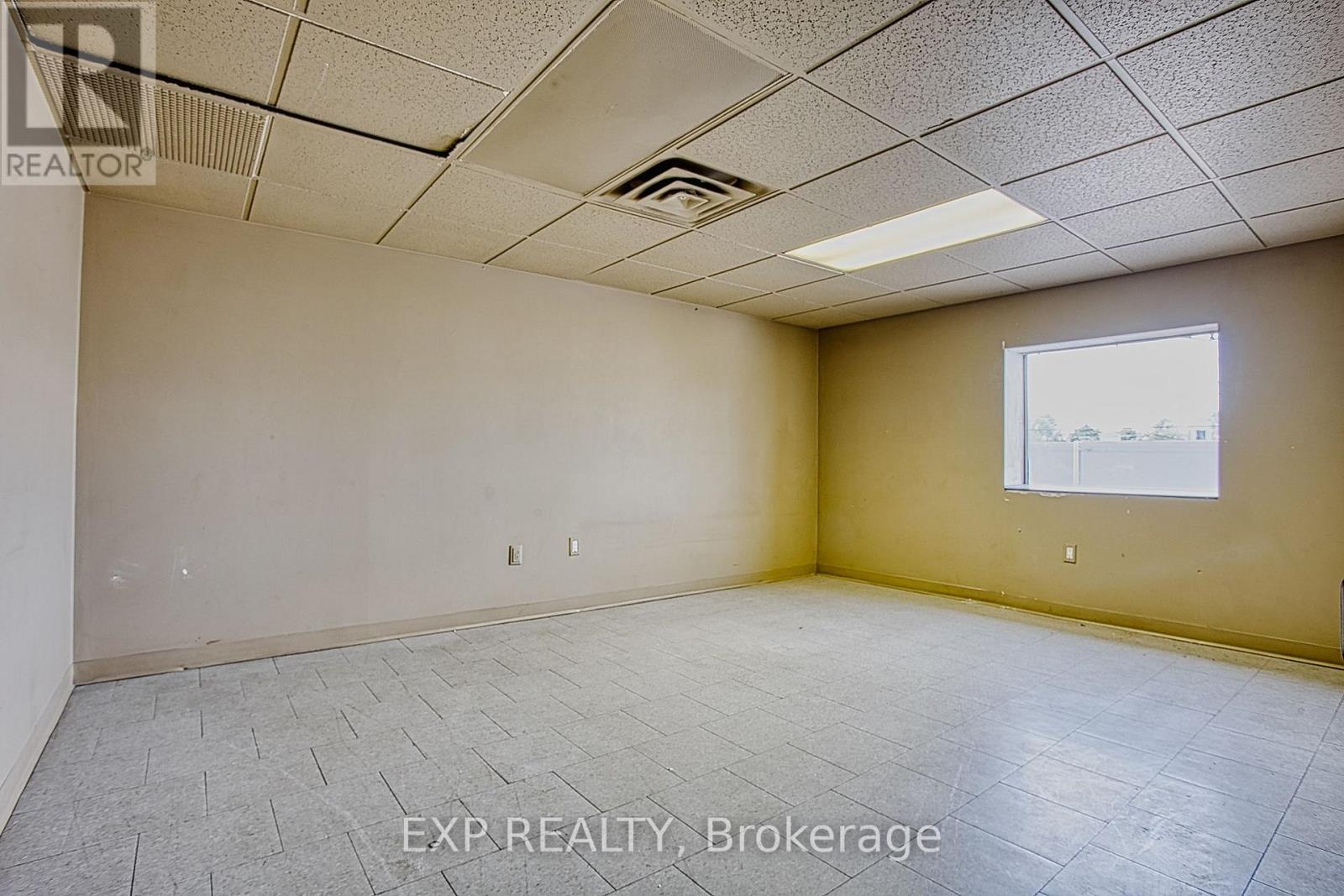 Commercial Lease in Thorold (Thorold Downtown)