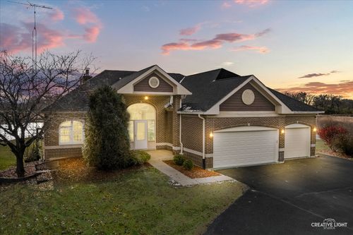 675 White Pine Cir, Lake In The Hills, IL, 60156-4667 | Card Image