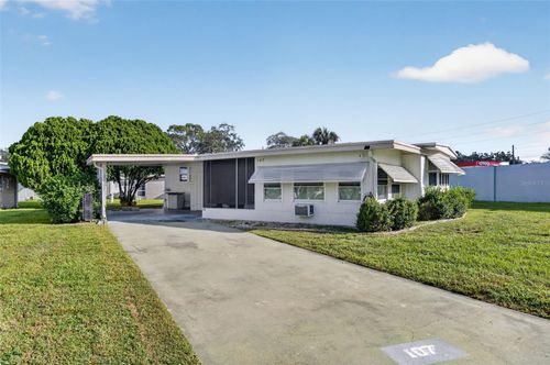 107 Diamond Head Dr, LEESBURG, FL, 34788-8755 | Card Image
