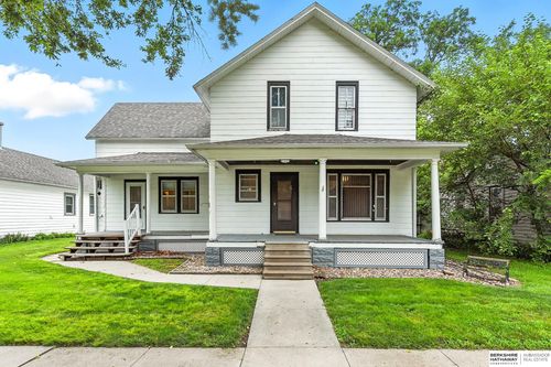 105 N Cedar St, Hooper, NE, 68031-3127 | Card Image