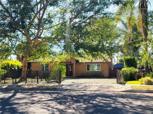 5939 Vanalden Ave, Tarzana, CA, 91356 | Card Image