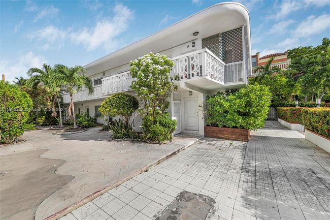 APT-7 - 2858 Pine Tree Dr, Condo with 1 bedrooms, 2 bathrooms and null parking in Miami Beach FL | Image 18