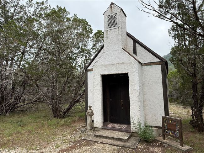 28799 N Us Highway 83, House other with 4 bedrooms, 3 bathrooms and null parking in Concan TX | Image 10