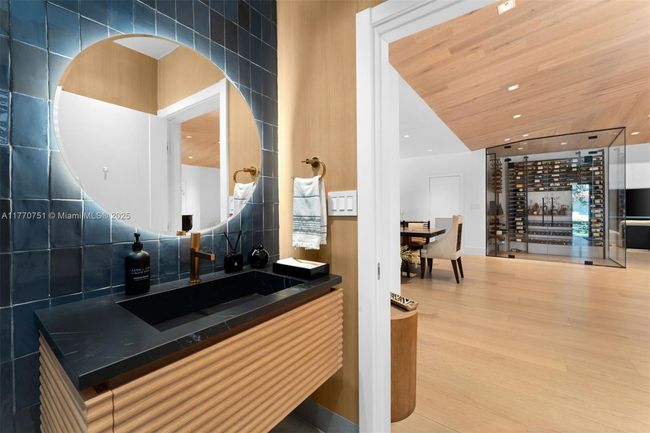 5601 San Vicente St, House other with 4 bedrooms, 5 bathrooms and null parking in Coral Gables FL | Image 8