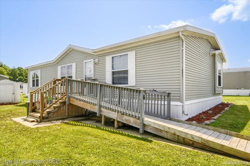491 Harrison Dr, Davison, MI, 48423-8553 | Card Image