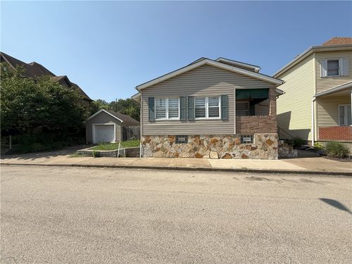 606 Railroad St, Penn, PA, 15675-9713 | Card Image