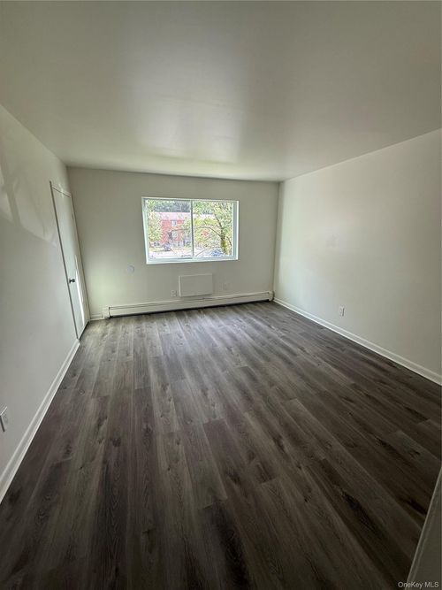 91-28-91 Shaker Heights Rd, Monticello, NY, 12701-5318 | Card Image
