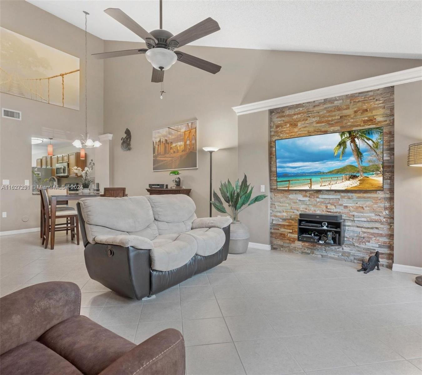 14th Ter, Hollywood, FL 33020
