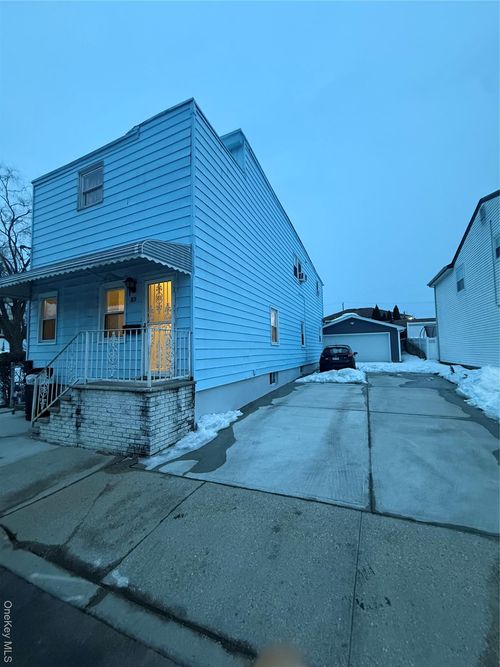1st-floor-33 Kingston Ave, Floral Park, NY, 11001-3517 | Card Image