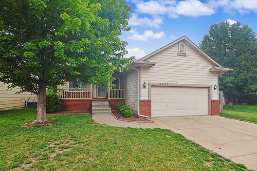 10502 W Lamp Cir, Wichita, KS, 67215-3004 | Card Image