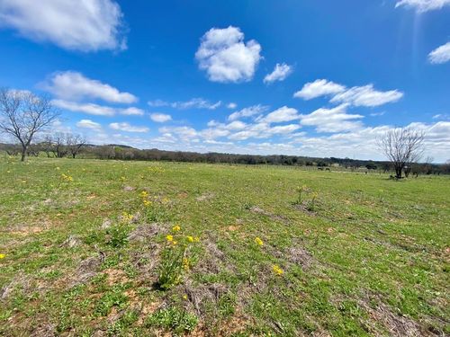 601 Upper Liveoak Rd, Fredericksburg, TX, 78624-4181 | Card Image